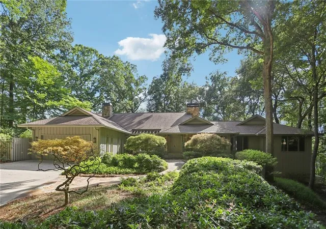 Photo 2 of Sale Pending at 9415 Huntcliff Tr, Sandy Springs, GA 30350 | MLS# 7806880 | Listing updated on 2026-09-07