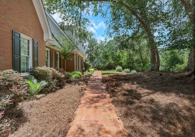 Photo 4 of Single family home for sale at 8705 River Blf Ln, Roswell, GA 30076 | MLS# 7815676 | Listing updated on 2026-09-03