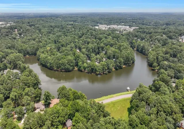 72nd image of 8705 River Bluff Ln, Roswell, GA 30076 | MLS# 7815676