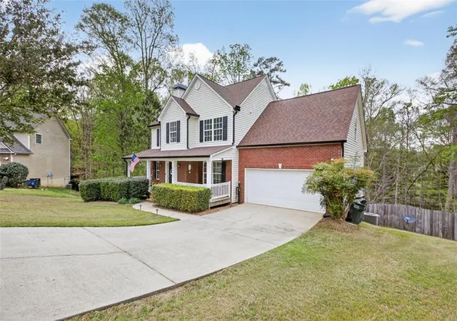 Photo 2 of Single family home for sale at 3512 Windy Oaks Way, Loganville, GA 30052 | MLS# 7806888 | Listing updated on 2026-09-09