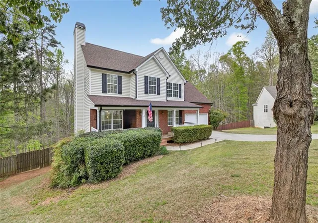 Photo 3 of Single family home for sale at 3512 Windy Oaks Way, Loganville, GA 30052 | MLS# 7806888 | Listing updated on 2026-09-09
