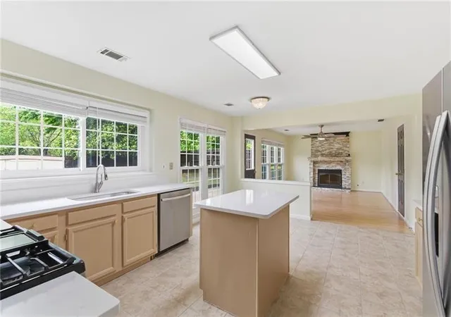 2nd image of 155 Thatching Ln, Johns Creek, GA 30022 | MLS# 7820616