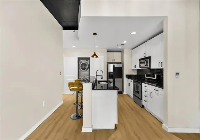 3rd image of 250 Pharr Rd Ne #1702, Atlanta, GA 30305 | MLS# 7753244