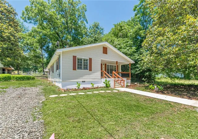 2nd image of 328 Carter St, Greenville, GA 30222 | MLS# 7778880