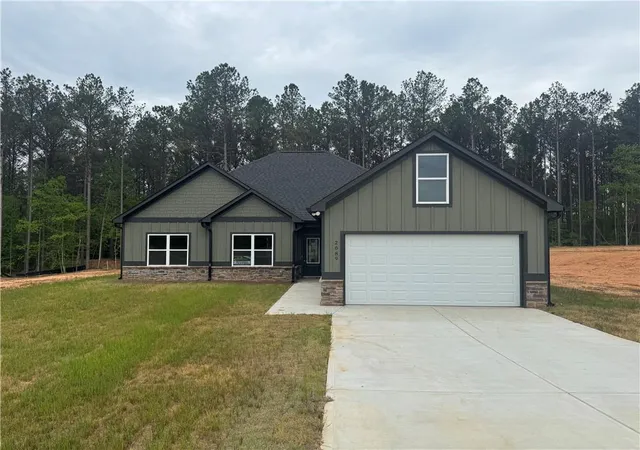Photo 1 of Sale Pending at 2089 N Hicks Rd, Toccoa, GA 30577 | MLS# 7711328 | Listing updated on 2026-09-01