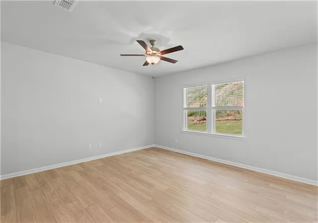 Photo 3 of Single family home for sale at 3096 Orwell Dr, Gainesville, GA 30507 | MLS# 7807146 | Listing updated on 2026-10-09