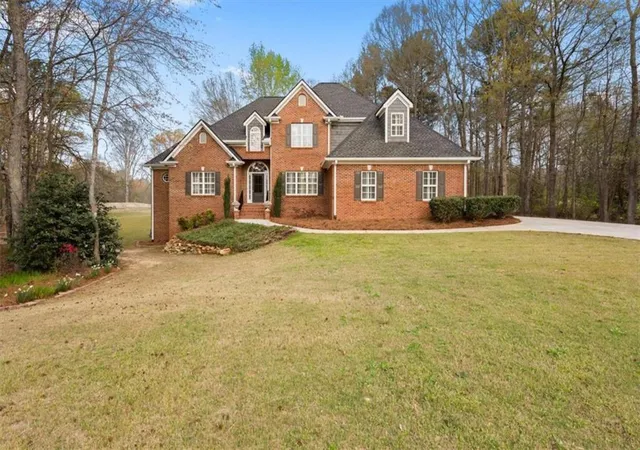 1st image of 304 Pinehurst Wy, Carrollton, GA 30116 | MLS# 7824430