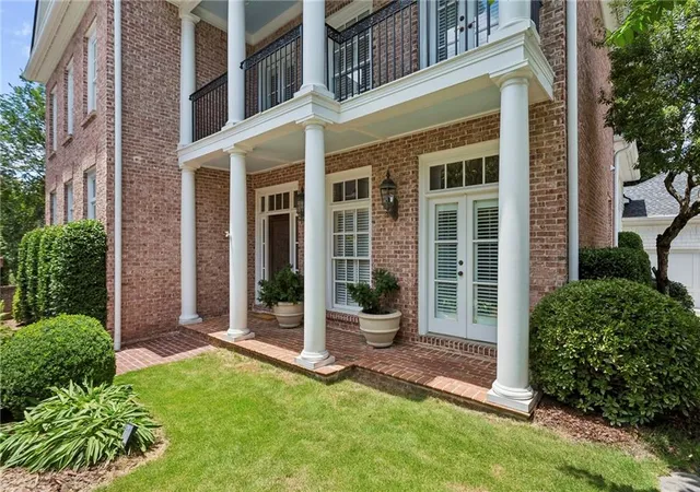 Photo 3 of Single family home for sale at 4267 Olde Ml Ln Ne, Atlanta, GA 30342 | MLS# 7796741 | Listing updated on 2026-10-06