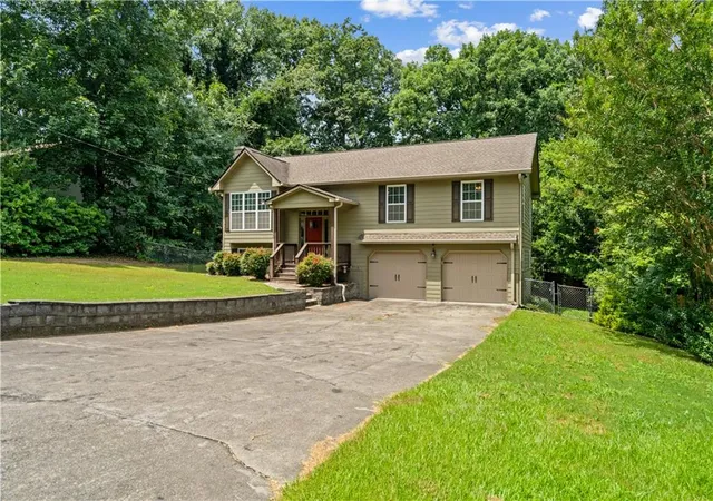 Homes for sale in Rocky Face, GA | 521 Cambridge Dr, Rocky Face, GA 30740 | MLS# 7800208