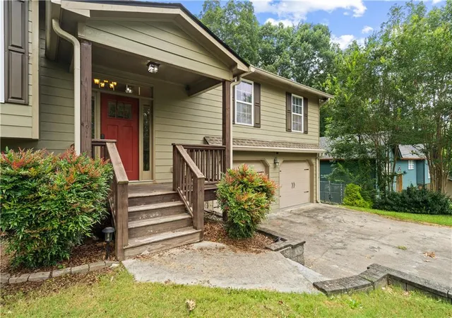 Homes for sale in Rocky Face, GA | 521 Cambridge Dr, Rocky Face, GA 30740 | MLS# 7800208