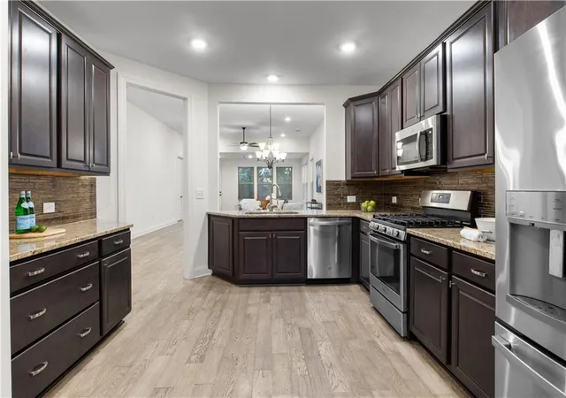 4th image of 321 Cottonwood Cir, Peachtree City, GA 30269 | MLS# 7820781