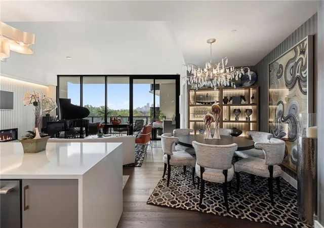 3rd image of 2425 Peachtree Rd Ne #707, Atlanta, GA 30305 | MLS# 7742400