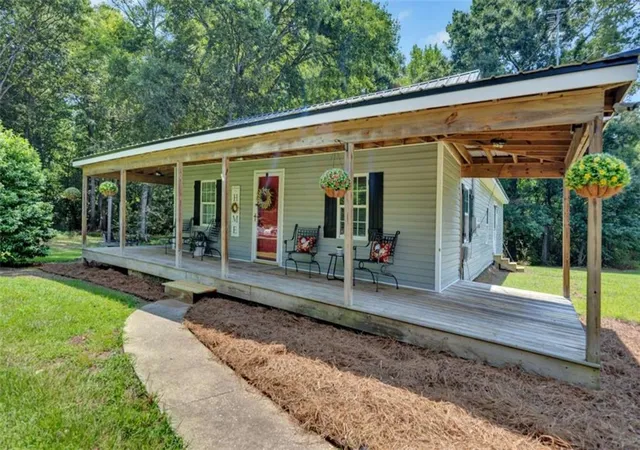 Photo 3 of Single family home for sale at 2089 Highway 81 S, Covington, GA 30016 | MLS# 7812577 | Listing updated on 2026-09-14
