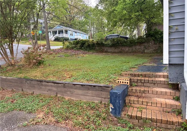 3rd image of 2387 Saint James Dr Nw, Atlanta, GA 30318 | MLS# 7755532