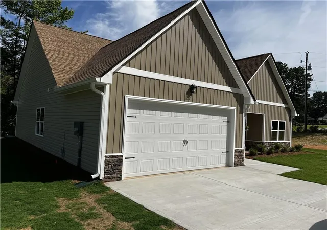 2nd image of 1932 Cochran Ridge Rd, Hiram, GA 30141 | MLS# 7783631