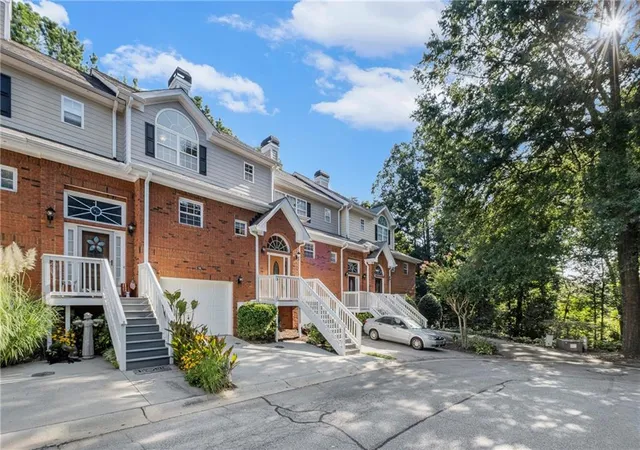 Photo 3 of Townhouse for sale at 16 Elan Ct, Alpharetta, GA 30022 | MLS# 7819789 | Listing updated on 2026-09-18