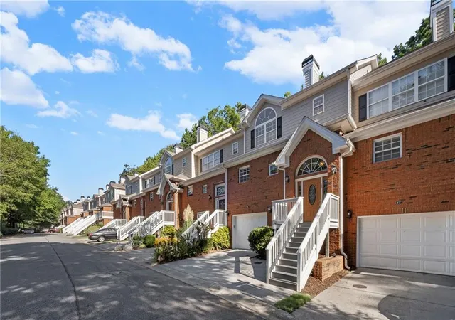 Photo 4 of Townhouse for sale at 16 Elan Ct, Alpharetta, GA 30022 | MLS# 7819789 | Listing updated on 2026-09-18