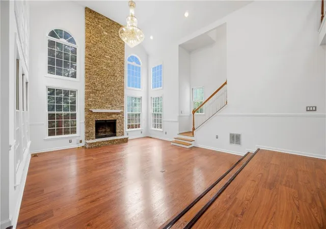2nd image of 2115 Wildwood Lake Dr, Suwanee, GA 30024 | MLS# 7778212