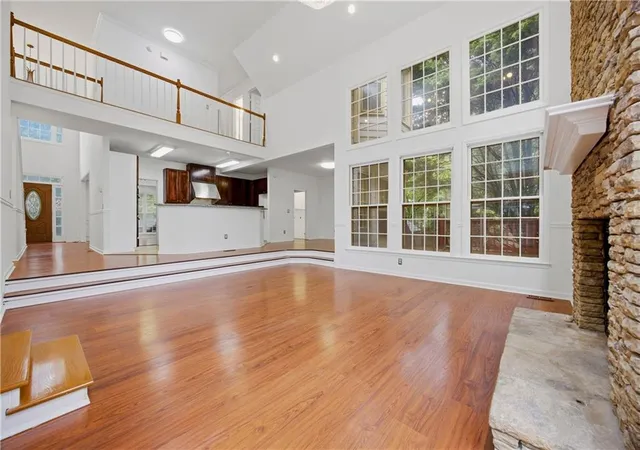 Photo 4 of Single family home for sale at 2115 Wildwood Lake Dr, Suwanee, GA 30024 | MLS# 7778212 | Listing updated on 2026-09-25