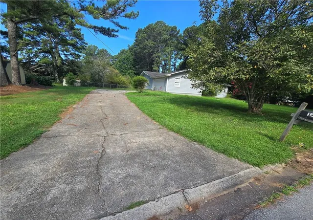 Photo 3 of Single family home for sale at 1481 Smithson Dr, Lithonia, GA 30058 | MLS# 7818582 | Listing updated on 2026-09-21