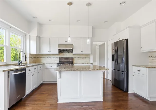Photo 2 of Single family home for sale at 7770 Llangollen Way, Cumming, GA 30041 | MLS# 7750242 | Listing updated on 2026-09-08