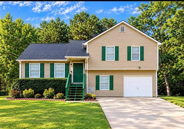 Photo 1 of Single family home for sale at 330 Kendall Ln, Carrollton, GA 30116 | MLS# 7857206 | Listing updated on 2026-10-22