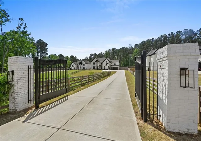 Photo 2 of Single family home for sale at 2694 Thompson Ml Rd, Buford, GA 30519 | MLS# 7763583 | Listing updated on 2026-09-08