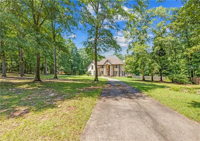 Photo 3 of Single family home for sale at 130 Bowman Ml Rd NE, Winder, GA 30680 | MLS# 7824247 | Listing updated on 2026-09-09