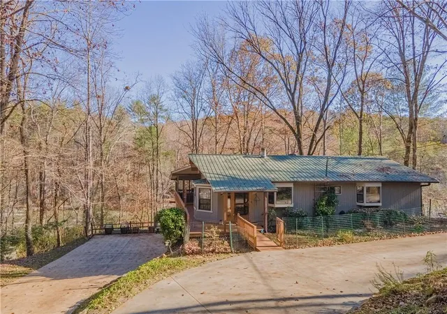 3rd image of 1113 River Rd, Cleveland, GA 30528 | MLS# 7813351