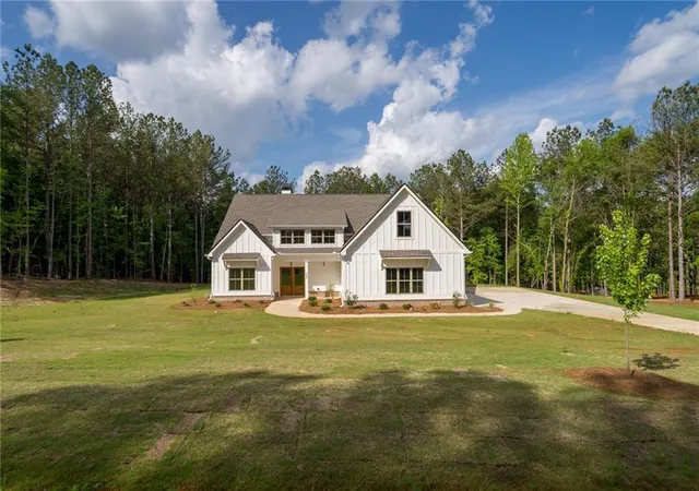 1st image of 304 Woodfin Wy, Social Circle, GA 30025 | MLS# 7714878