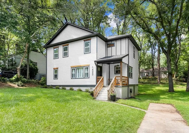 1st image of 1423 Lanvale Dr Sw, Atlanta, GA 30310 | MLS# 7629931