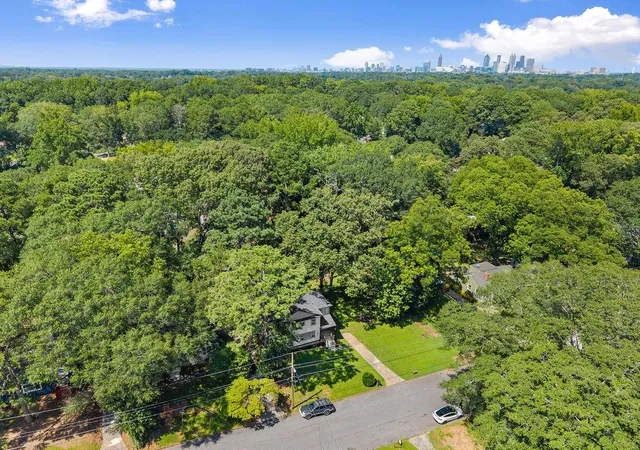 36th image of 1423 Lanvale Dr Sw, Atlanta, GA 30310 | MLS# 7629931