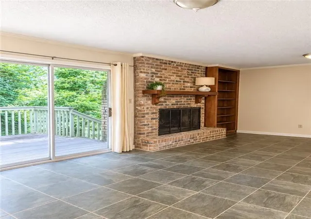 3rd image of 897 Hearthstone Dr, Stone Mountain, GA 30083 | MLS# 7815598