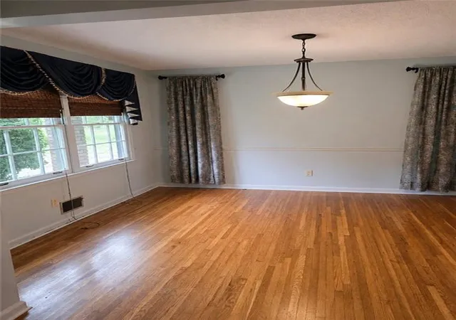 4th image of 897 Hearthstone Dr, Stone Mountain, GA 30083 | MLS# 7815598