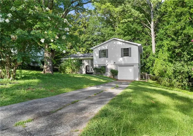 Photo 2 of Sale Pending at 4424 Twin Crk Dr Ne, Kennesaw, GA 30144 | MLS# 7805858 | Listing updated on 2026-10-05