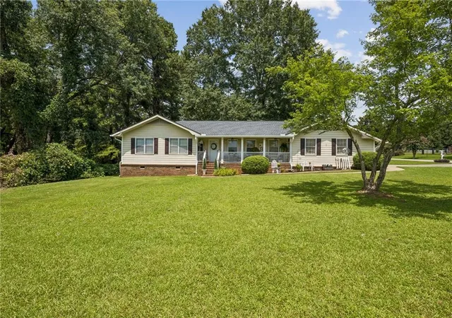 Photo 2 of Single family home for sale at 4231 Hamilton Ml Rd, Buford, GA 30519 | MLS# 7818886 | Listing updated on 2026-08-25