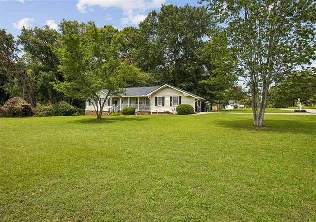 Photo 3 of Single family home for sale at 4231 Hamilton Ml Rd, Buford, GA 30519 | MLS# 7818886 | Listing updated on 2026-08-25