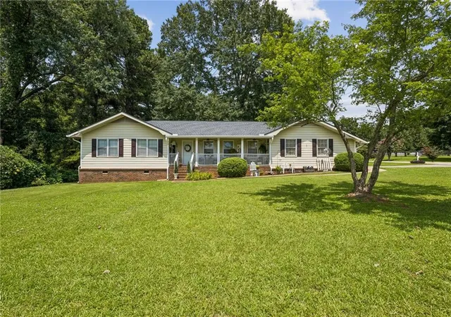 Photo 3 of Single family home for sale at 4231 Hamilton Ml Rd, Buford, GA 30519 | MLS# 7818886 | Listing updated on 2026-08-25