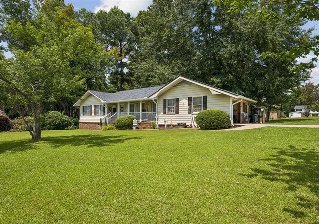 Photo 4 of Single family home for sale at 4231 Hamilton Ml Rd, Buford, GA 30519 | MLS# 7818886 | Listing updated on 2026-08-25