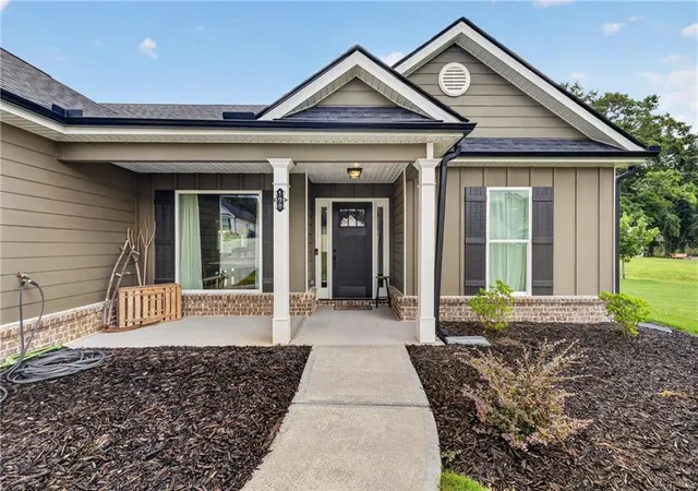 Photo 2 of Sale Pending at 198 Advent Dr, Winder, GA 30680 | MLS# 7804978 | Listing updated on 2026-09-21