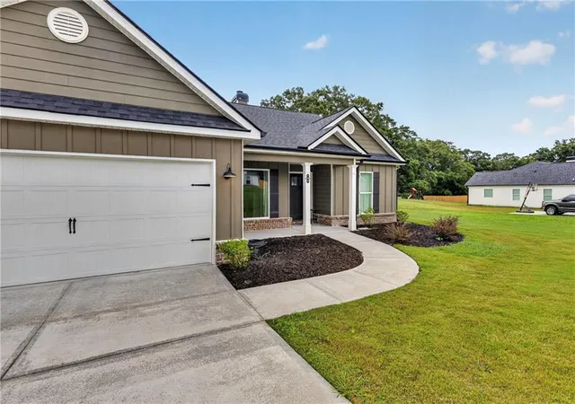 Photo 3 of Sale Pending at 198 Advent Dr, Winder, GA 30680 | MLS# 7804978 | Listing updated on 2026-09-21