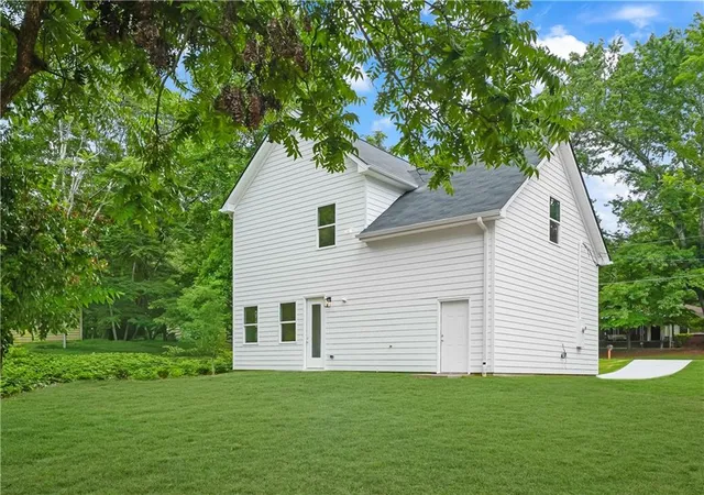 Photo 2 of Sale Pending at 154 Stanhope Cir Nw, Atlanta, GA 30314 | MLS# 7791556 | Listing updated on 2026-08-13