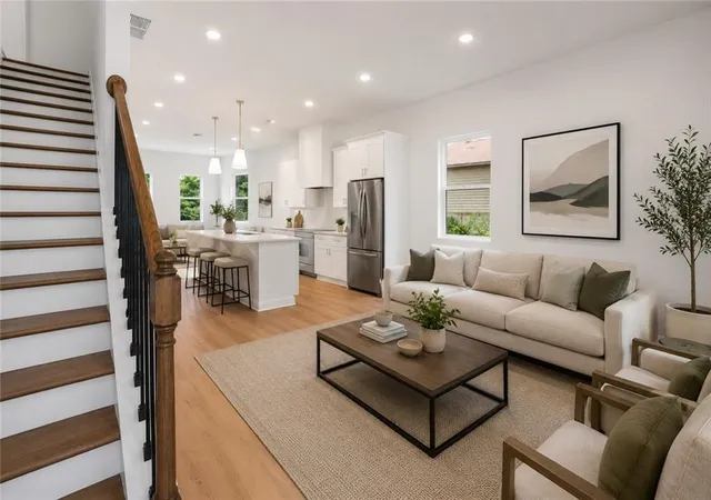 Photo 3 of Sale Pending at 154 Stanhope Cir NW, Atlanta, GA 30314 | MLS# 7791556 | Listing updated on 2026-08-13