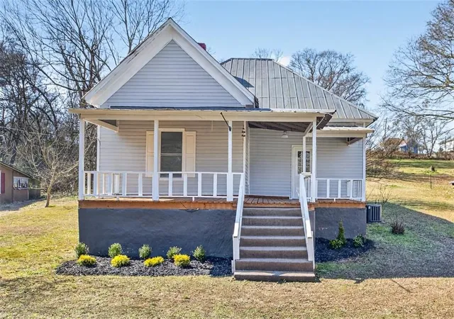 Homes for sale in Commerce, GA | 246 Spring St, Commerce, GA 30529 | MLS# 7717236