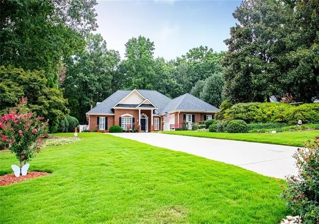 Photo 4 of Sale Pending at 141 Jasmine Way, Villa Rica, GA 30180 | MLS# 7819769 | Listing updated on 2026-09-02