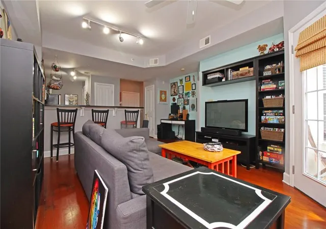 Condominium at 230 E Ponce De Leon Ave #418, Decatur, GA 30030 | MLS# 6068433 | | Sold on 2018-10-12
