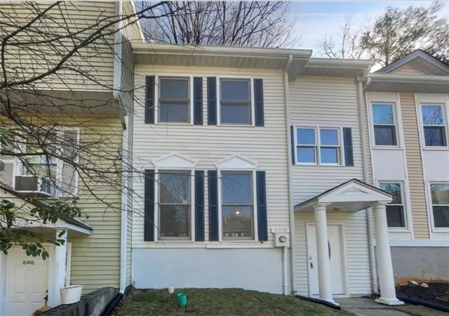 Photo 1 of Townhouse for sale at 688 Stratford Grn, Avondale Estates, GA 30002 | MLS# 7826121 | Listing updated on 2026-09-10