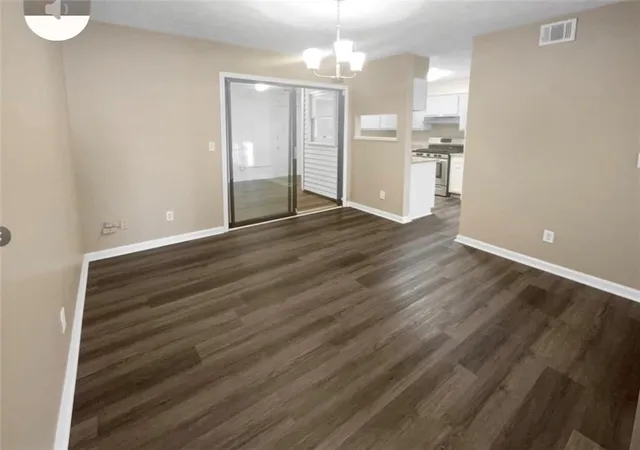 Photo 4 of Townhouse for sale at 688 Stratford Grn, Avondale Estates, GA 30002 | MLS# 7826121 | Listing updated on 2026-10-05