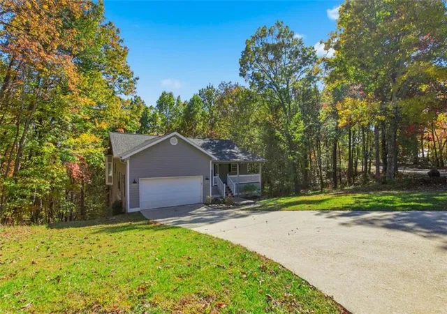 Photo 2 of Sale Pending at 622 Spring Crst Rd, Cleveland, GA 30528 | MLS# 7702082 | Listing updated on 2026-09-24