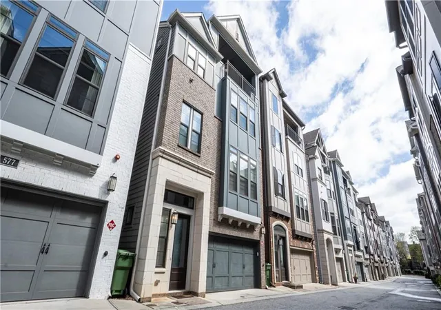 image of 579 Broadview Pl Ne, Atlanta, GA 30324 | MLS# 7736091